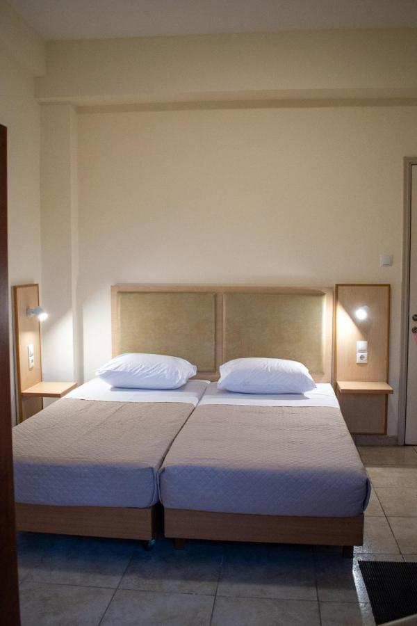 Sweetmar Guestrooms-Ground Floor คอสทาวน์ ภายนอก รูปภาพ
