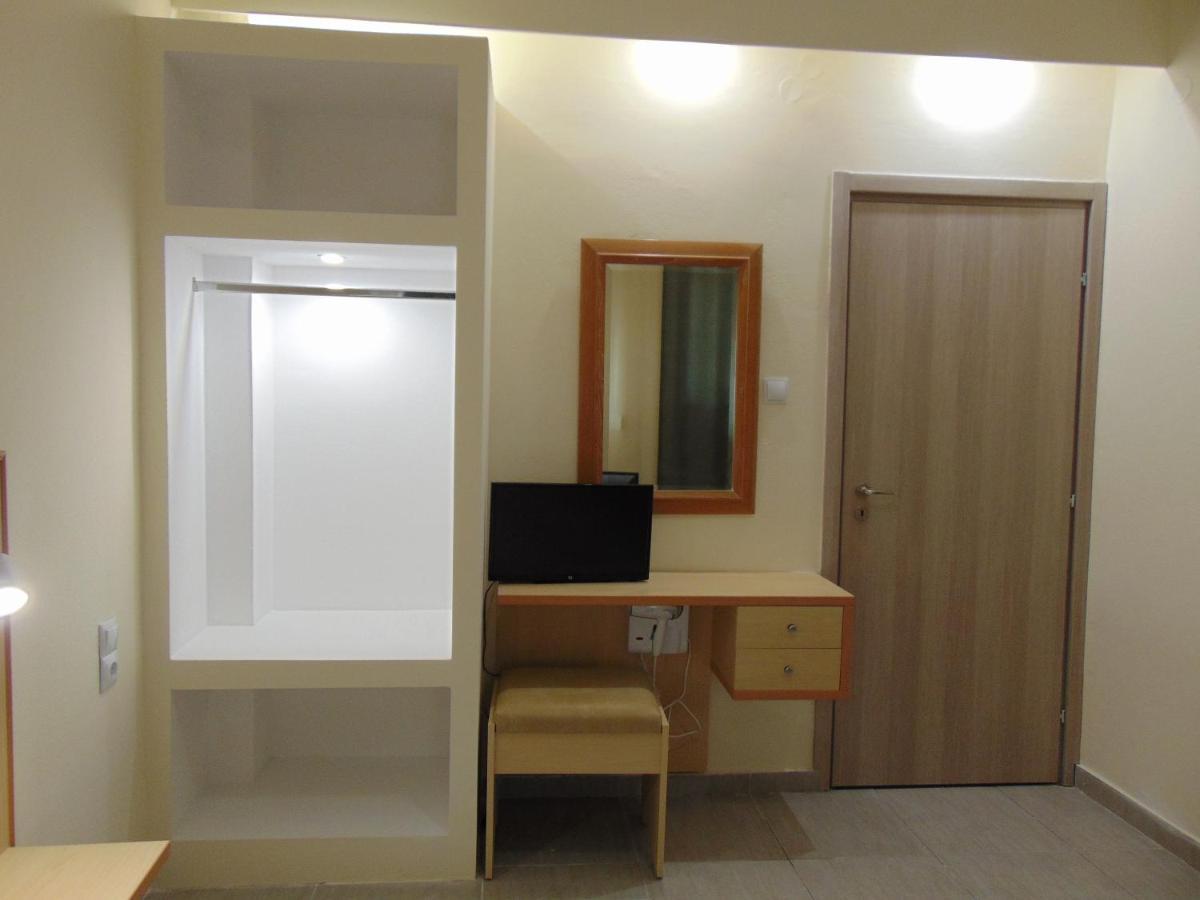 Sweetmar Guestrooms-Ground Floor คอสทาวน์ ภายนอก รูปภาพ