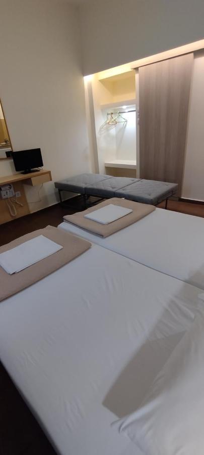 Sweetmar Guestrooms-Ground Floor คอสทาวน์ ภายนอก รูปภาพ