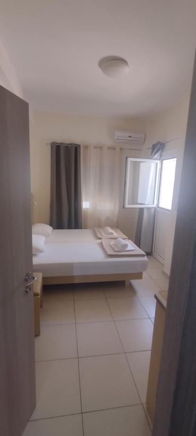 Sweetmar Guestrooms-Ground Floor คอสทาวน์ ภายนอก รูปภาพ