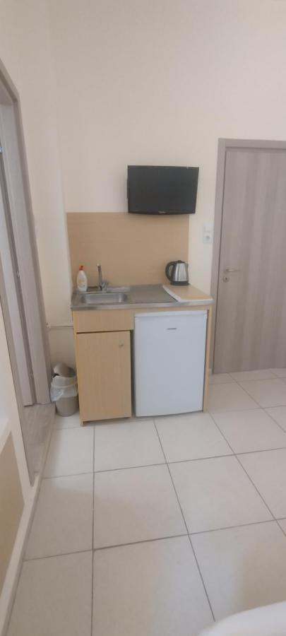 Sweetmar Guestrooms-Ground Floor คอสทาวน์ ภายนอก รูปภาพ